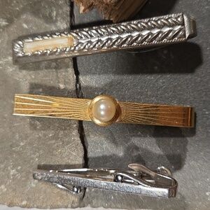 Set Of 3 Vintage Tie Clips, 1 Goldtone, 2 Silvertone
